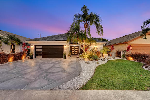 Images Alex Mendel of The Mendel Group | Keller Williams Realty - Local Boca Raton and Delray Beach Real Estate Agent