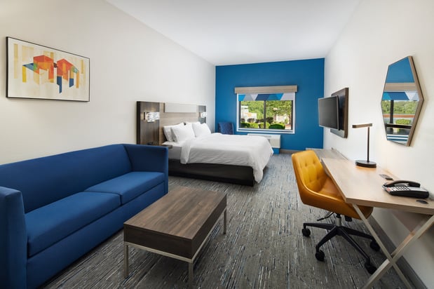Images Holiday Inn Express & Suites Wheeling by IHG