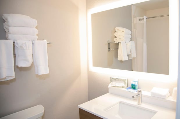 Images Holiday Inn Express & Suites Colorado Springs North by IHG