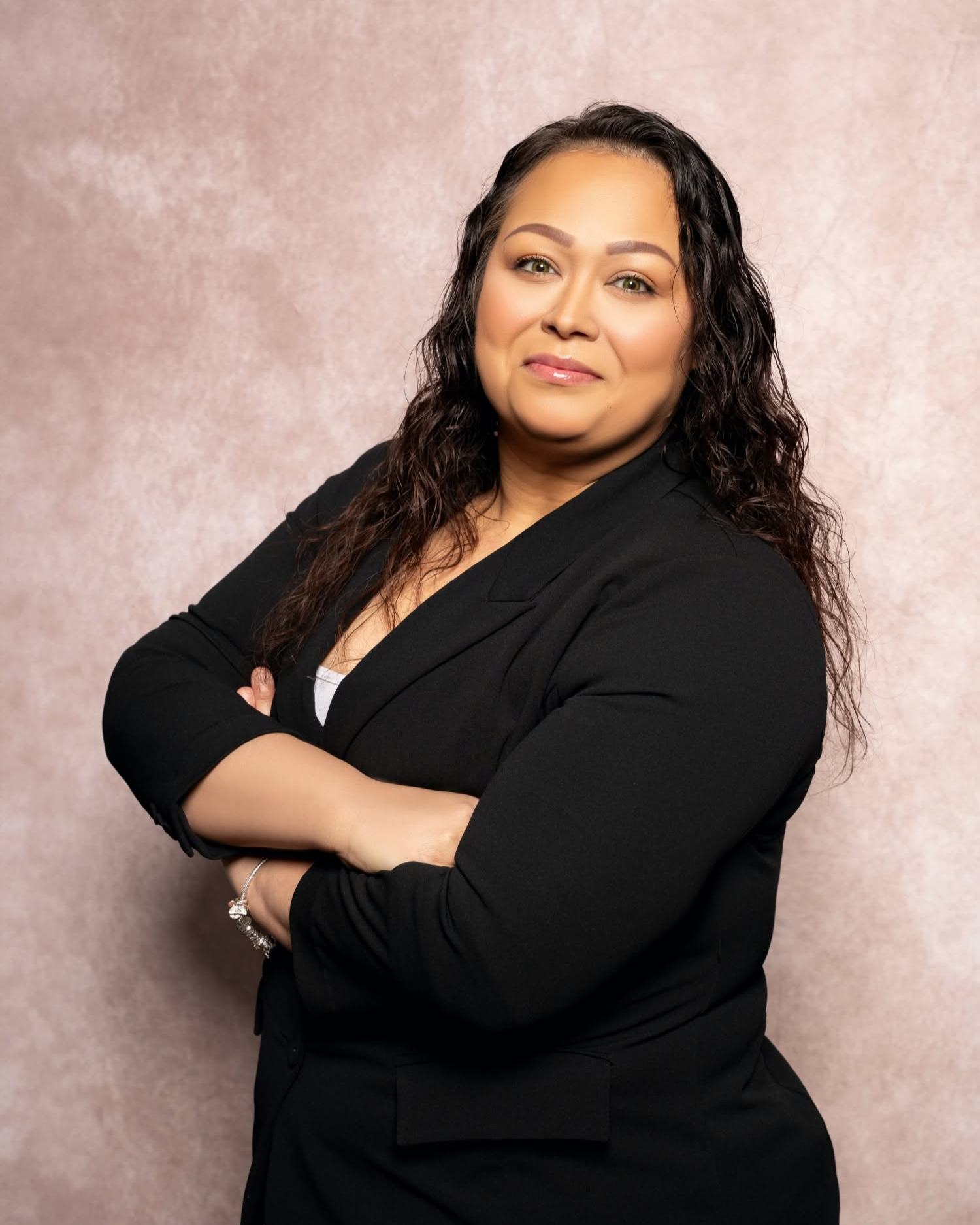 Meet Norma! Norma has been part of the team for 5 years and is a valued member of our Growth Department. Her bilingual skills, welcoming personality, and dedication make her a wonderful part of our team. We’re grateful for all she brings!