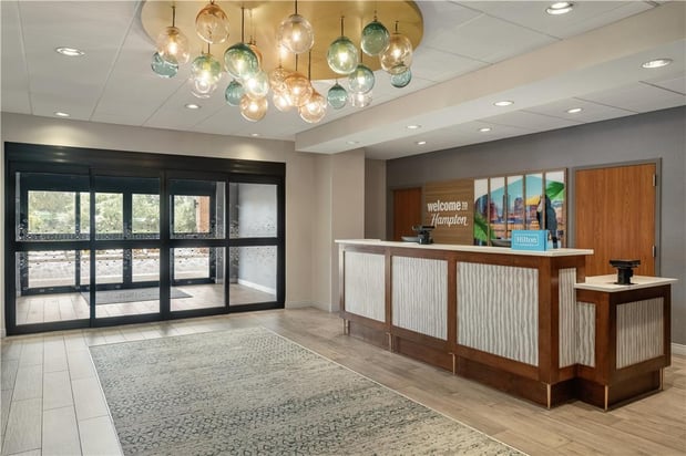Images Hampton Inn & Suites Tampa Busch Gardens Area