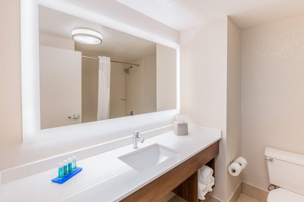 Images Holiday Inn Express Orange Beach-on the Beach by IHG