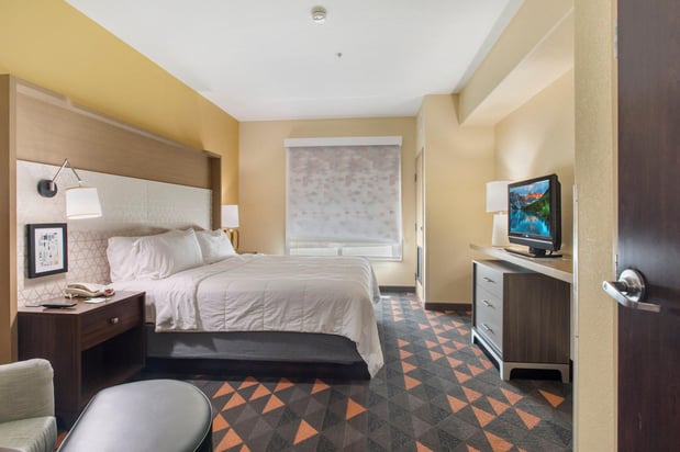 Images Holiday Inn & Suites Waco Northwest by IHG