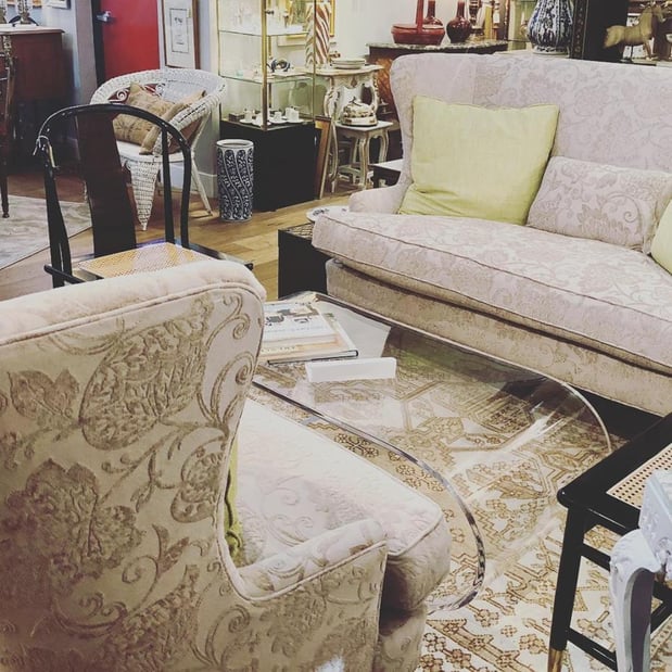 Images Mélange Fine Furniture Consignment