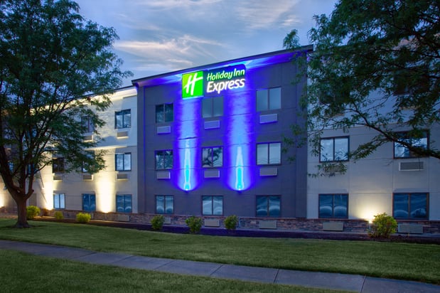 Images Holiday Inn Express Cleveland Airport - Brook Park by IHG