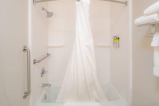 Images Holiday Inn Express & Suites N Waco Area - West by IHG