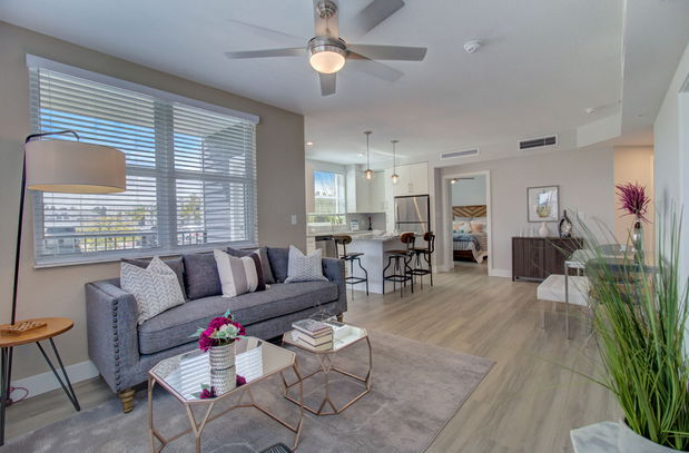 Images Everly Apartments