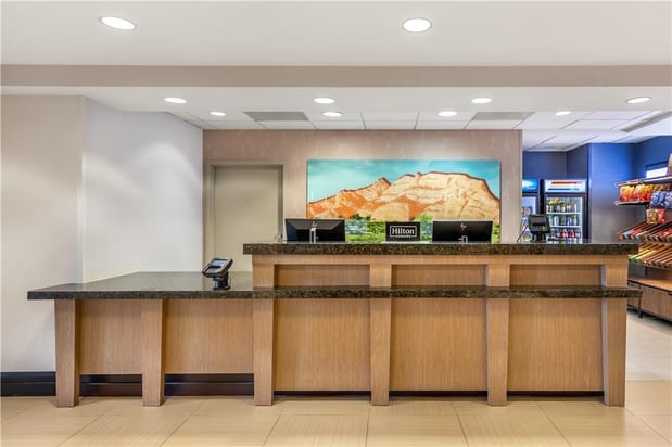 Images Hampton Inn & Suites Moreno Valley