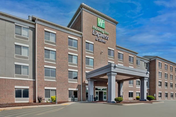 Images Holiday Inn Express & Suites Milwaukee NW – Park Place by IHG