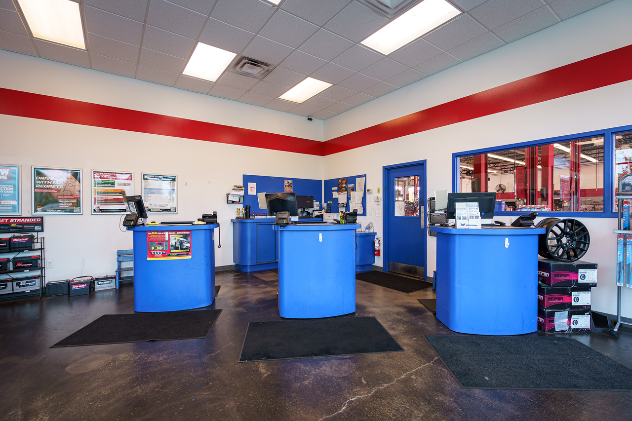 Tire Discounters on 2810 Stelzer Rd in Columbus