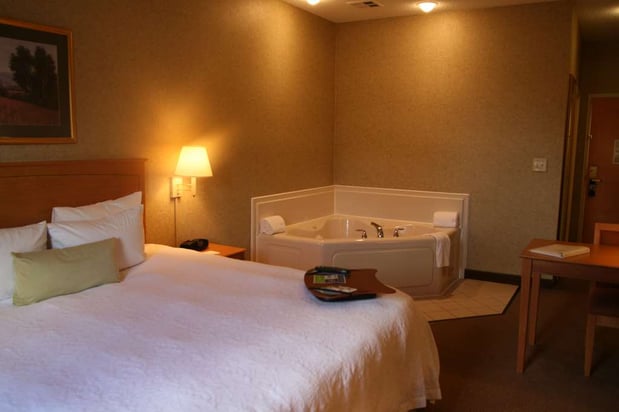 Images Hampton Inn & Suites Kalamazoo-Oshtemo
