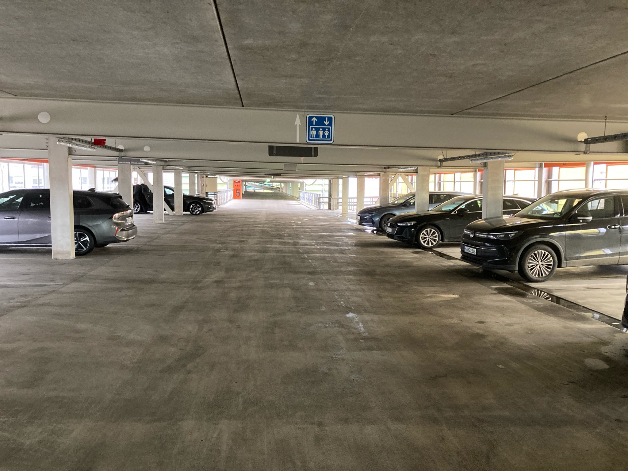 Sixt Autovermietung Berlin Alexanderplatz, Grunerstr. 20 in Berlin