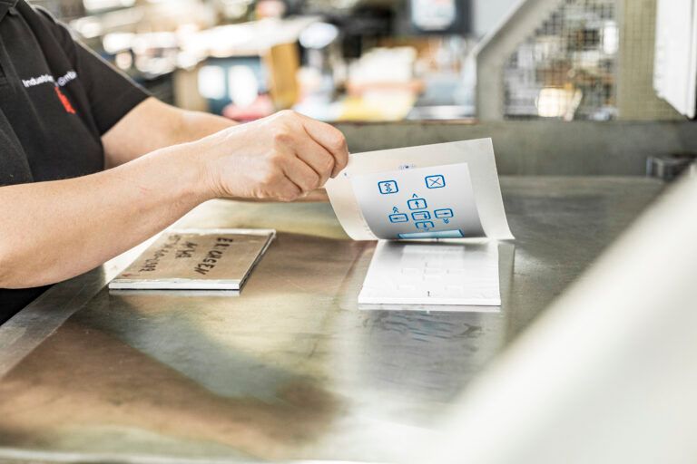 is Industrie-Schilder GmbH, Spechbacher Straße 1 in Eschelbronn