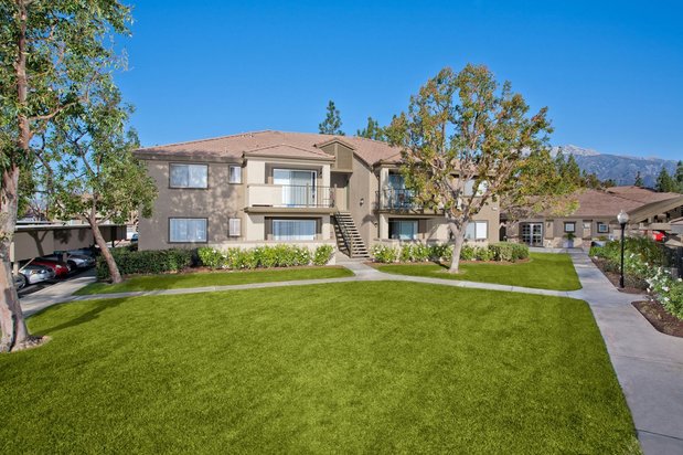 Images Evergreen Apartments