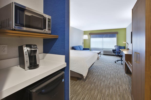 Images Holiday Inn Express & Suites Grand Rapids - Airport North by IHG