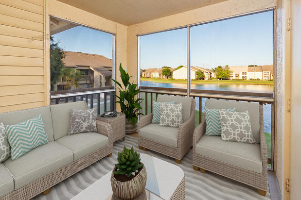 Images Harbour Pointe Apartment Homes
