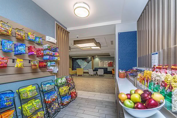 Images Holiday Inn Express & Suites Charleston Arpt-Conv Ctr Area by IHG
