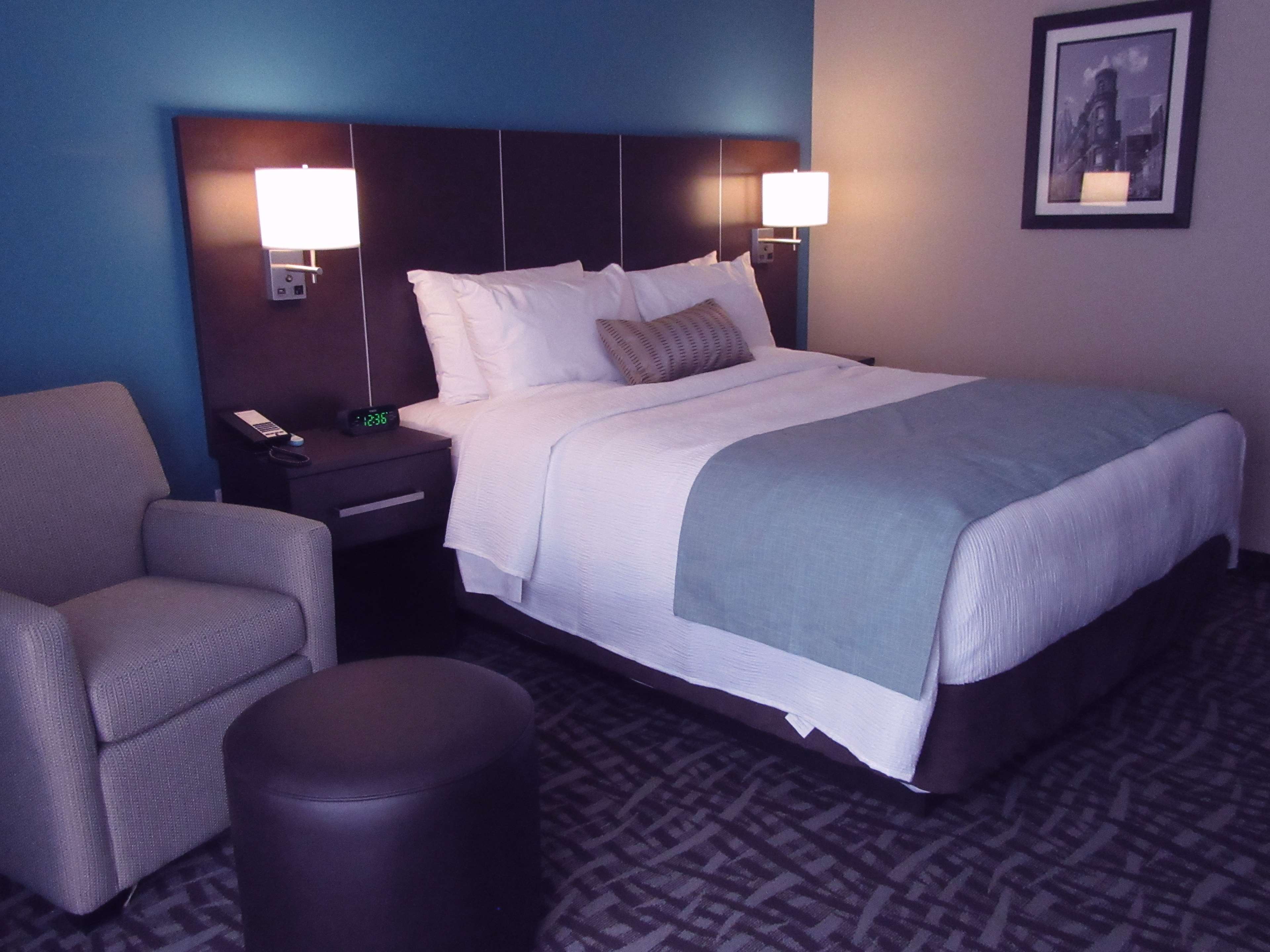 Guest Room Best Western Plus Hotel Montreal Montreal (514)903-1895
