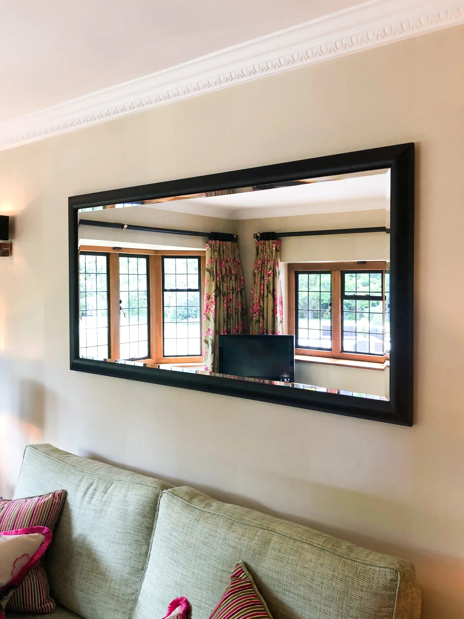 Images Hang it Services Ltd