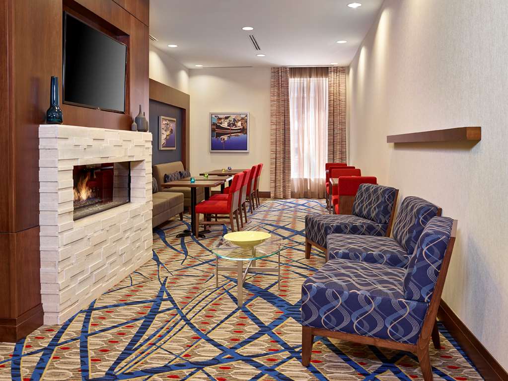 Images Hampton Inn by Hilton Halifax Downtown