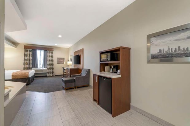 Images Best Western Plus Gardena Inn & Suites