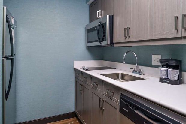 Images Homewood Suites by Hilton Des Moines Airport
