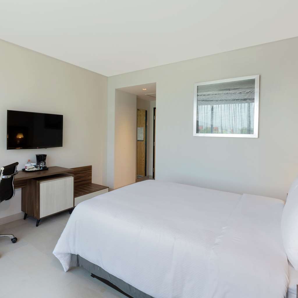 Images Hampton Inn by Hilton Cancun Cumbres