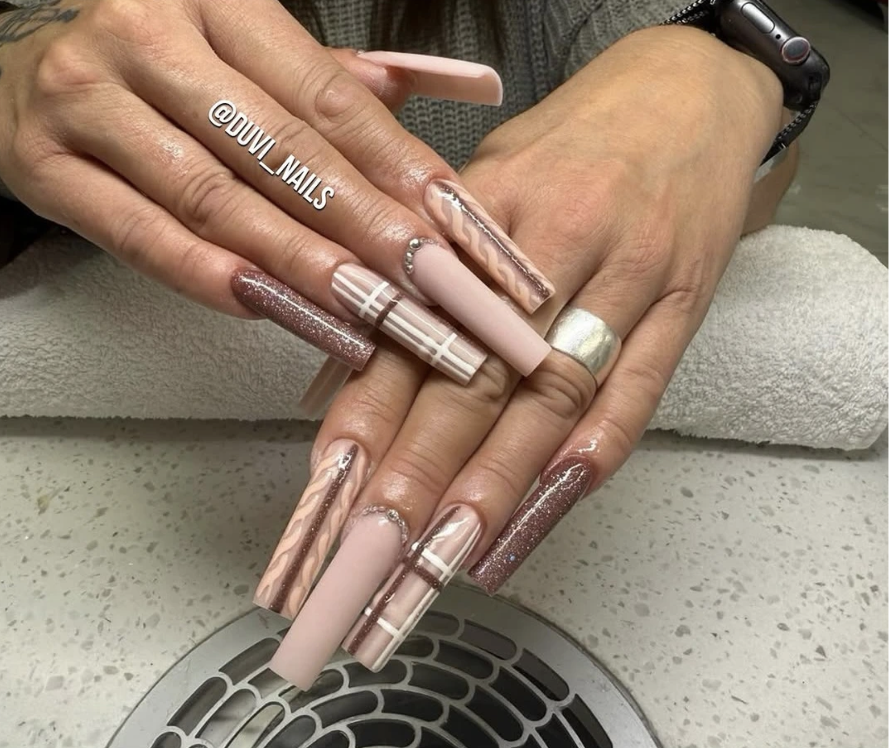 Bilder Nagelstudio Zürich - DUVI Nails an der Langstrasse