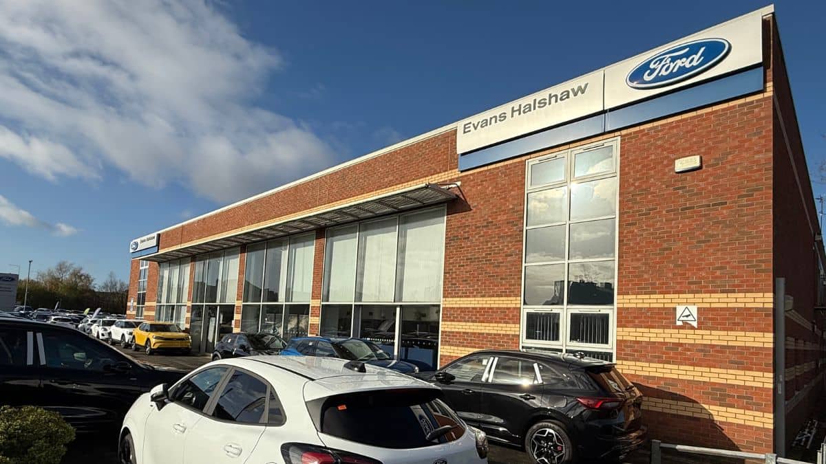 Images Evans Halshaw Ford Ashton under Lyne