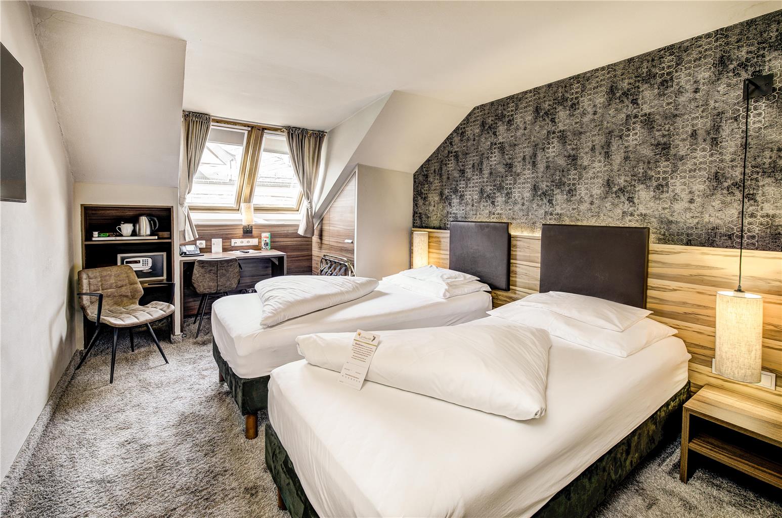 Hotel Goldener Adler, BW Signature Collection, Herzog - Friedrich Str 6 in Innsbruck