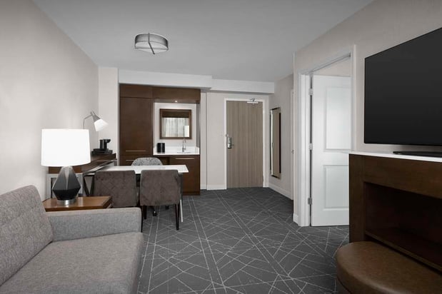 Images Embassy Suites by Hilton Atlanta Kennesaw Town Center