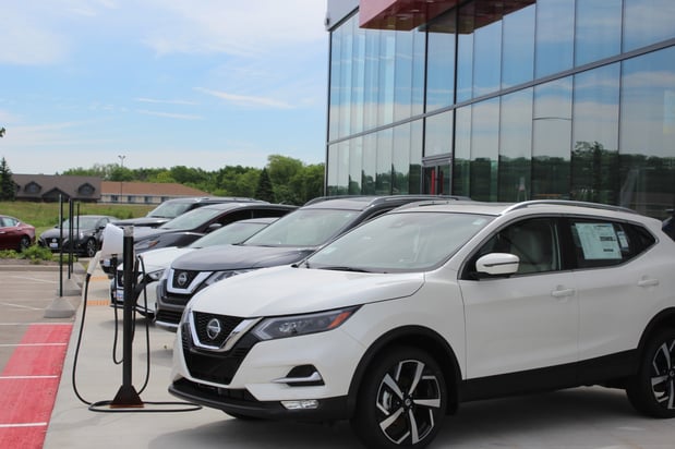 Images Russ Darrow Nissan of West Bend Service Center