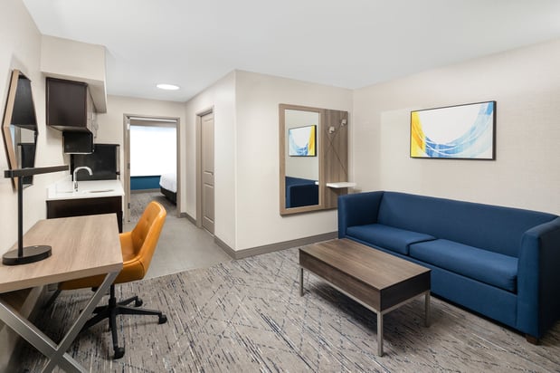 Images Holiday Inn Express & Suites Green Bay East by IHG