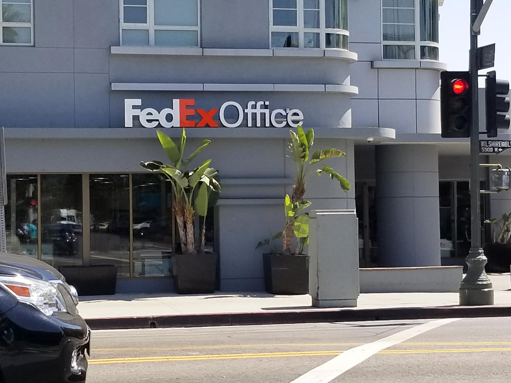 Exterior photo of FedEx Office location at 5550 Wilshire Blvd\t Print quickly and easily in the self-service area at the FedEx Office location 5550 Wilshire Blvd from email, USB, or the cloud\t FedEx Office Print & Go near 5550 Wilshire Blvd\t Shipping boxes and packing services available at FedEx Office 5550 Wilshire Blvd\t Get banners, signs, posters and prints at FedEx Office 5550 Wilshire Blvd\t Full service printing and packing at FedEx Office 5550 Wilshire Blvd\t Drop off FedEx packages near 5550 Wilshire Blvd\t FedEx shipping near 5550 Wilshire Blvd