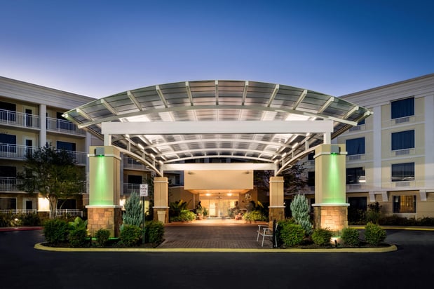 Images Holiday Inn & Suites Atlanta Airport-North by IHG