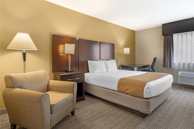 Images Best Western Plus Plaza by the Green