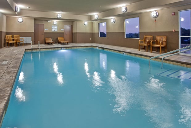 Images Holiday Inn Express & Suites St. Joseph by IHG