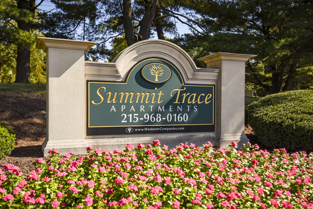 Images Summit Trace Apartments