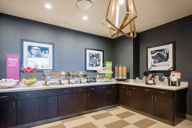 Images Hampton Inn & Suites Washington DC-Navy Yard
