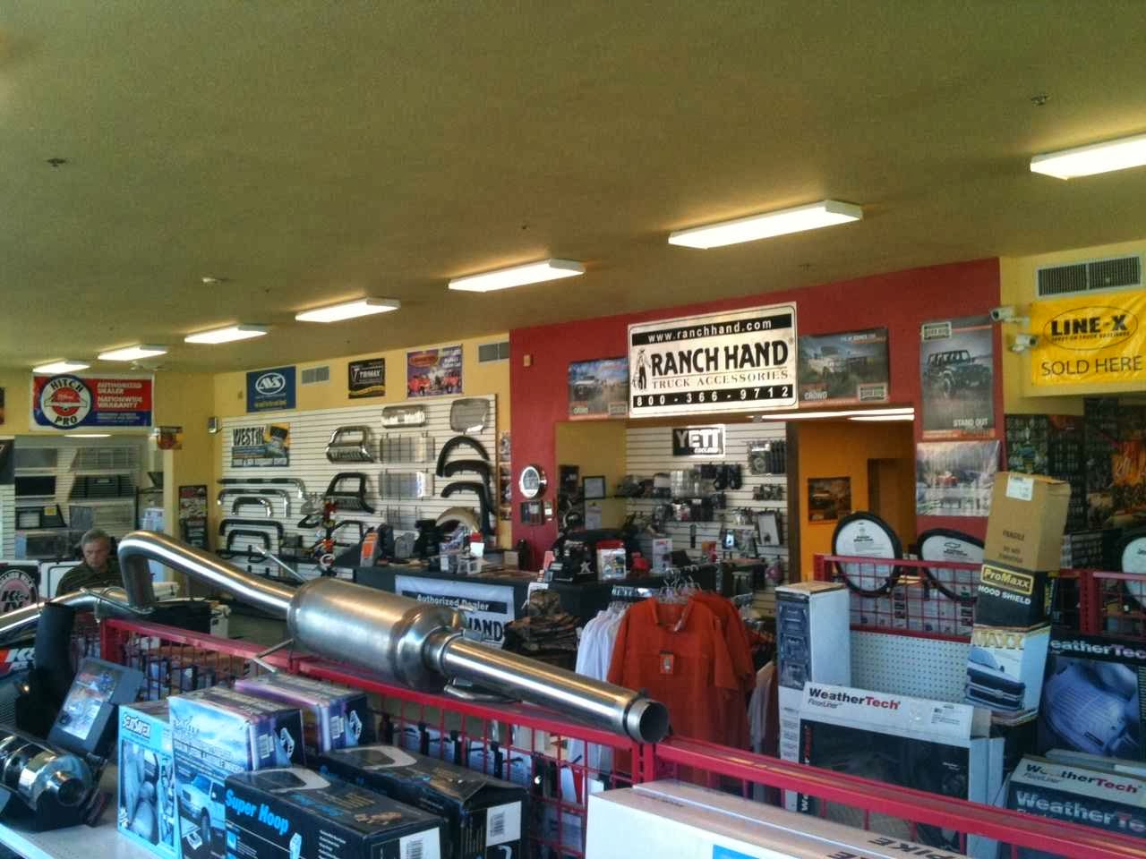 Big Tex Trailer World - Truckfitters