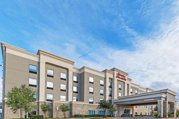 Images Hampton Inn & Suites Dallas I-30 Cockrell Hill