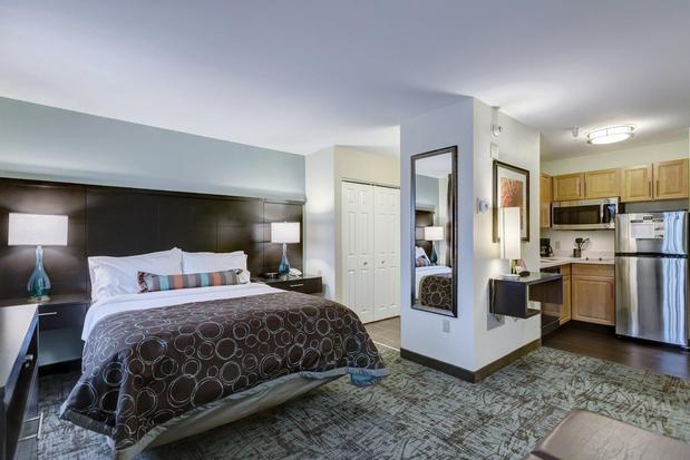 Images Staybridge Suites Ofallon Chesterfield by IHG