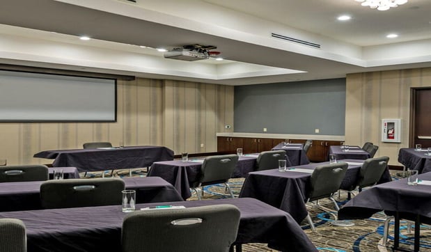 Images Holiday Inn Austin Airport by IHG