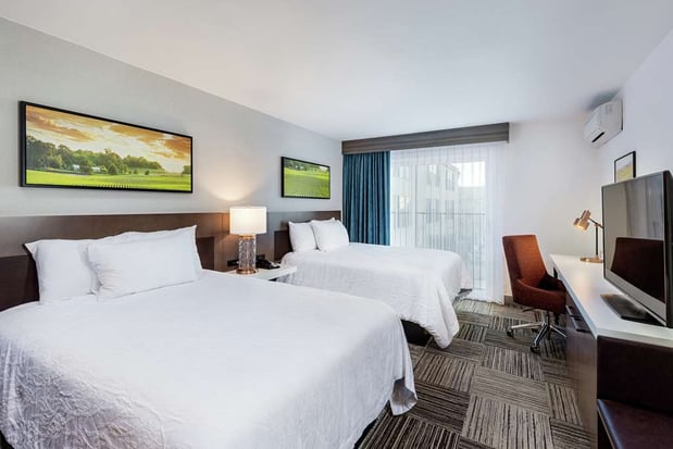 Images Hilton Garden Inn Davis Downtown