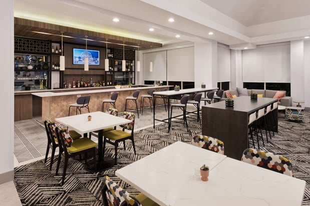 Images Hilton Garden Inn Birmingham/Lakeshore Drive