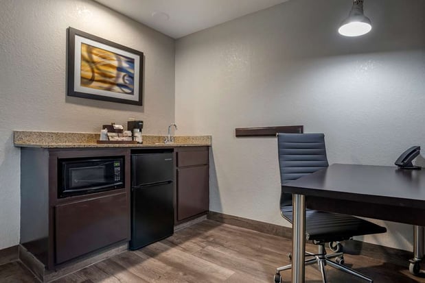 Images Best Western Carlton Suites