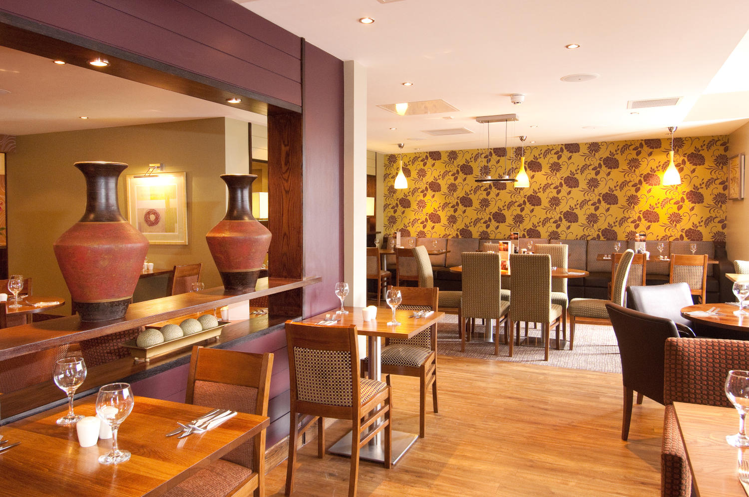 Thyme restaurant Premier Inn Sunbury (Kempton Park) hotel Sunbury-on-Thames 03333 219057
