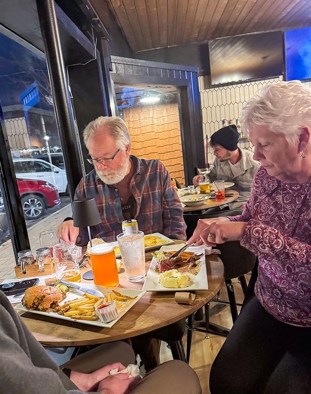 Images Tipsy on Main Kitchen & Cocktails