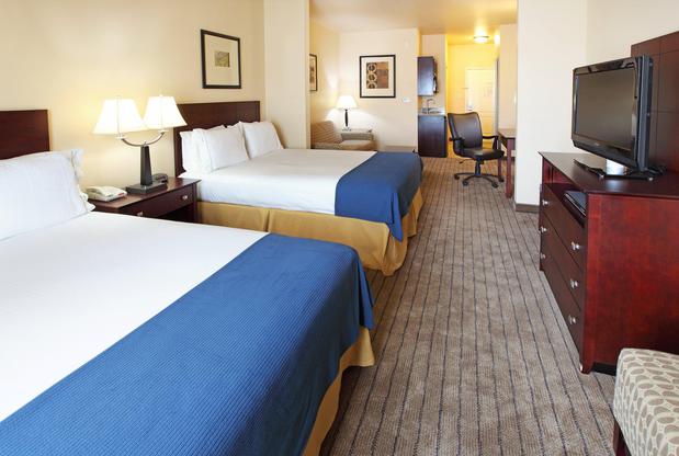 Images Holiday Inn Express & Suites Marshall, an IHG Hotel