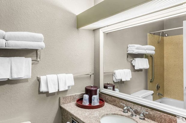 Images SureStay by Best Western SeaTac Airport North